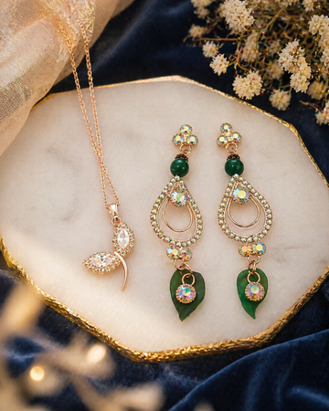 Royal Emerald Sparkle Jewelry Combo – Necklace & Earrings Set